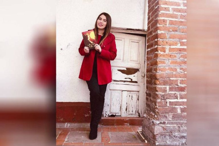 Clau Ramírez, booktuber mexicana que convirtió los libros en un estilo de vida