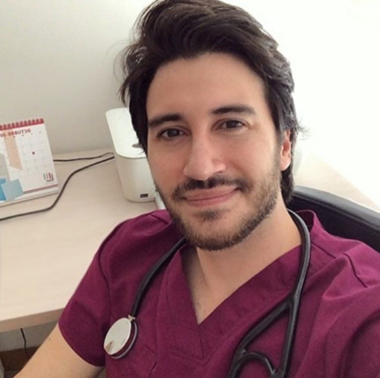 Aberto Negrete, el instagramer colombiano que comparte su mundo en la medicina